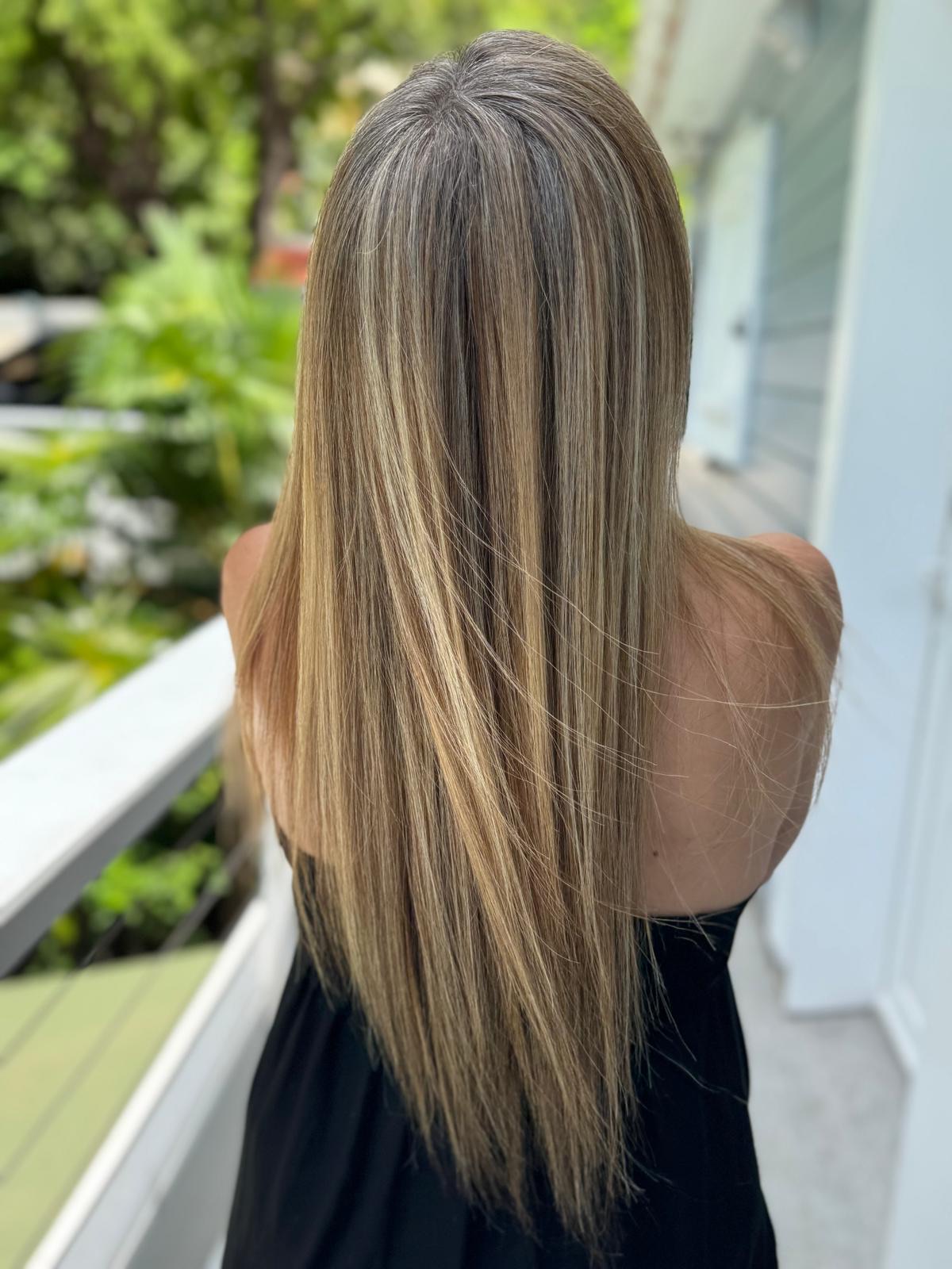 Blonde Expertise color inspiration in warm natural light
